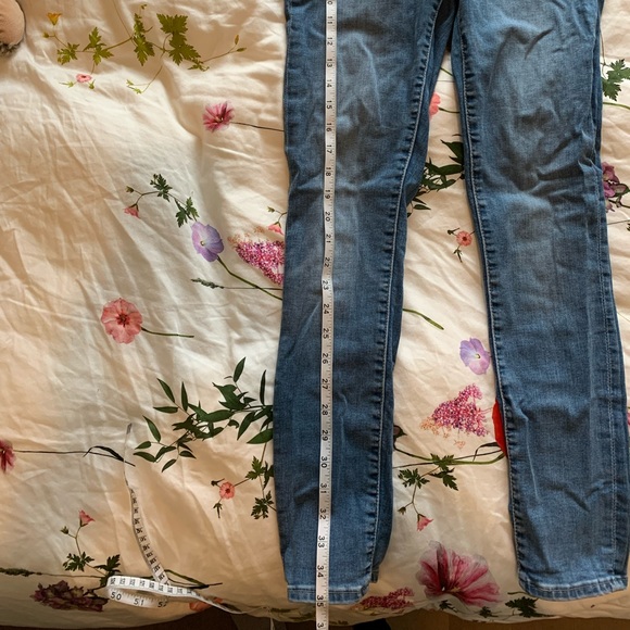 Levi’s 711 Skinny Jeans - Picture 3 of 7